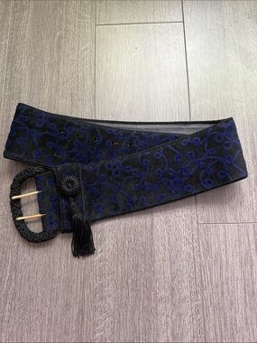 Onyu Canada Vintage Black Suede Cobalt Blue Baroque Statement Belt Sz 30